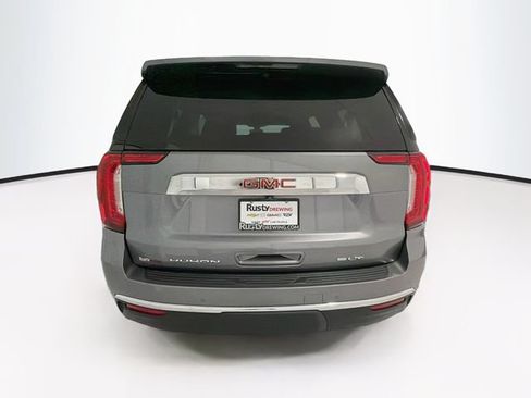 Certified 2022 GMC Yukon XL SLT w/ SLT Luxury Package AWD/4WD image 6