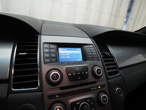 Used 2018 Ford Taurus SEL FWD image 6
