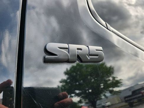 Used 2022 Toyota Tacoma SR5 w/ SR5 Appearance Package (SM) RWD image 16