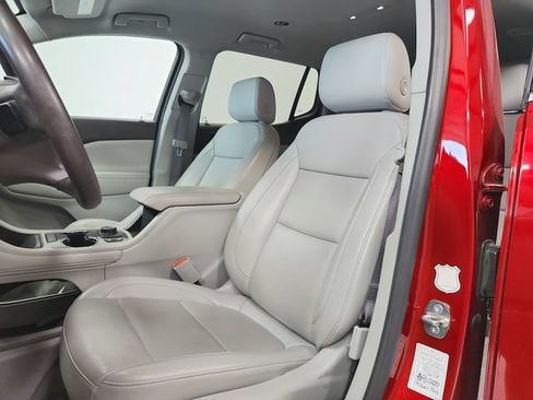 Used 2023 GMC Acadia SLT FWD image 10