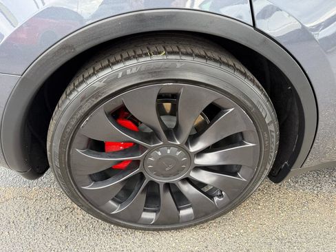 Used 2023 Tesla Model Y Performance AWD/4WD image 35