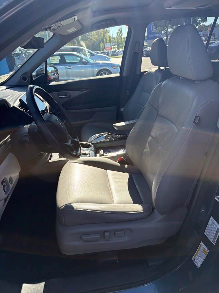 Used 2022 Honda Pilot Touring image 11