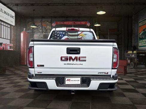 Certified 2022 GMC Canyon AT4 w/ Trailering Package AWD/4WD image 4