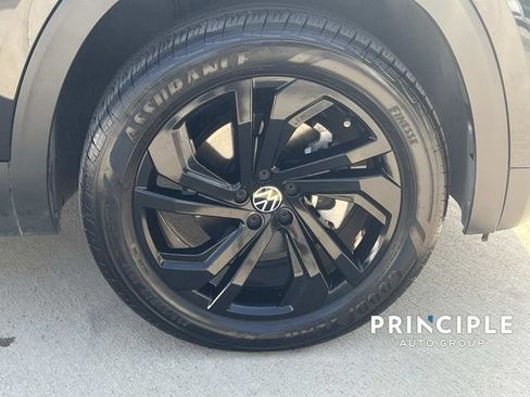 Used 2023 Volkswagen Atlas SE AWD/4WD image 4