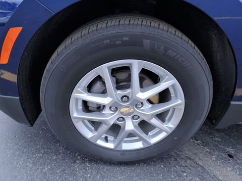Used 2023 Chevrolet Equinox LS FWD image 24