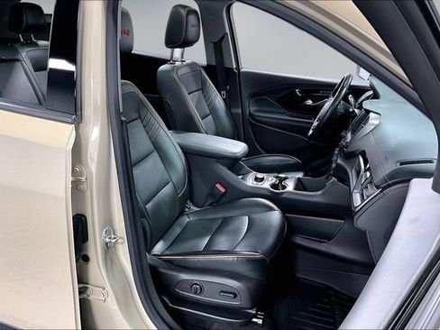 Used 2022 GMC Terrain AT4 w/ Infotainment Package II AWD/4WD image 28
