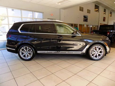 Used 2024 BMW X7 xDrive40i AWD/4WD image 9