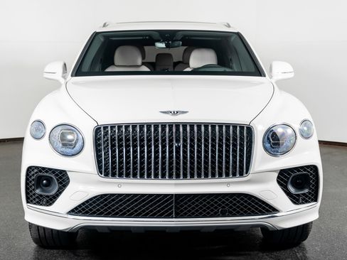 Used 2023 Bentley Bentayga Extended Wheelbase image 22