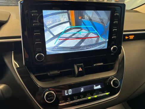 Used 2020 Toyota Corolla LE FWD image 14