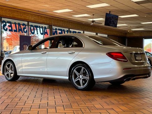 Used 2017 Mercedes-Benz E 300 4MATIC image 7