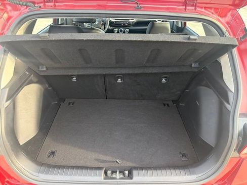 Used 2024 Hyundai Venue Limited FWD image 20
