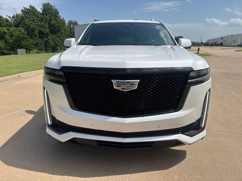 Used 2021 Cadillac Escalade ESV Sport w/ Driver Assist Tech Package AWD/4WD image 8