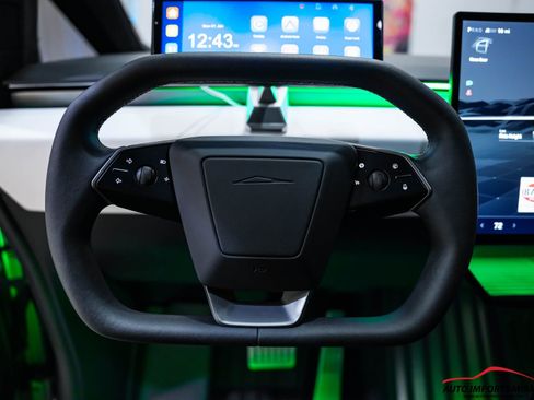 Used 2024 Tesla Cybertruck AWD Crew Cab image 84