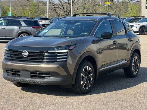 New 2026 Nissan Kicks SV w/ Charging Package AWD/4WD image 40