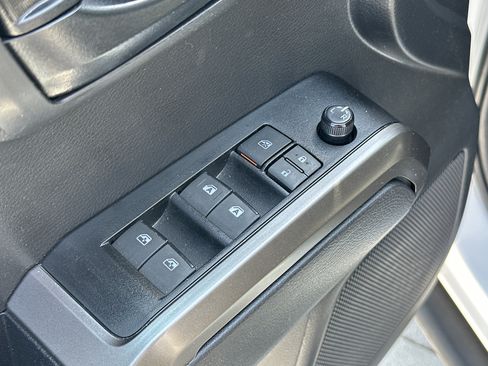 Used 2023 Toyota Tacoma SR5 RWD image 15