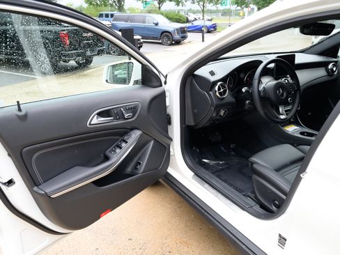 Used 2019 Mercedes-Benz GLA 250 4MATIC image 15