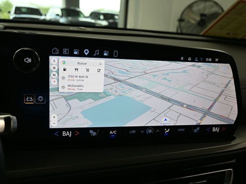 Used 2024 Chevrolet Traverse LT image 24