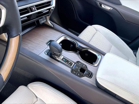 Certified 2025 Lexus RX 450h Luxury w/ Convenience Package image 27