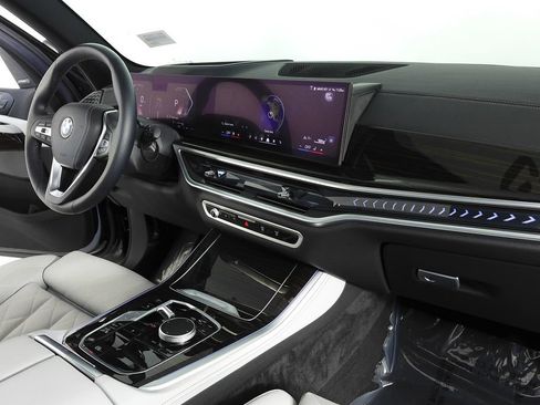 Used 2025 BMW X5 sDrive40i RWD image 13