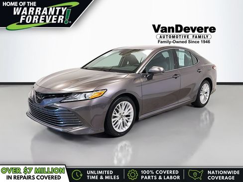 Used 2020 Toyota Camry XLE FWD image 1