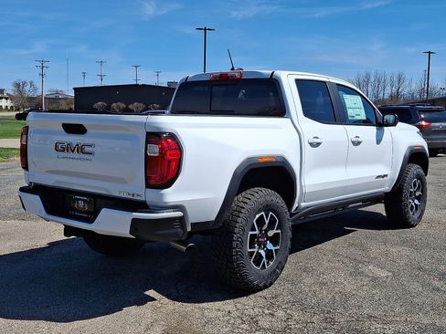 New 2025 GMC Canyon AT4 w/ AT4X Package AWD/4WD image 12