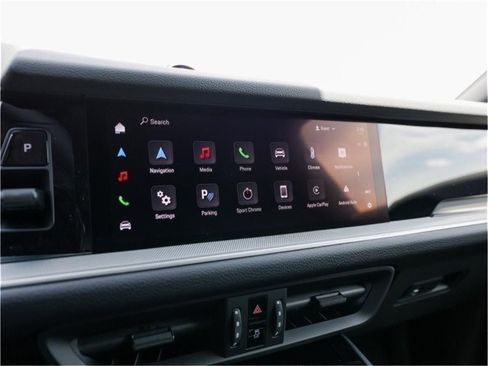 Certified 2025 Porsche Cayenne Coupe AWD/4WD image 18