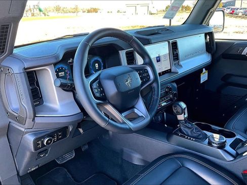 New 2025 Ford Bronco Outer Banks image 4