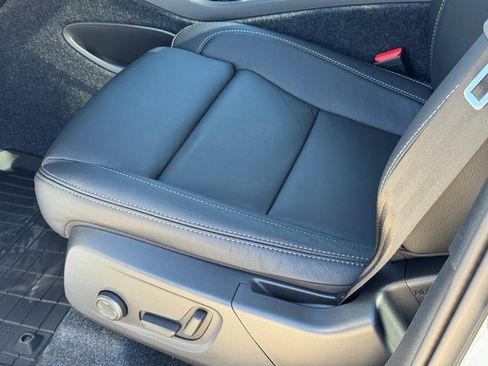 New 2026 Volvo XC40 B5 Plus w/ Protection Package Premier image 21