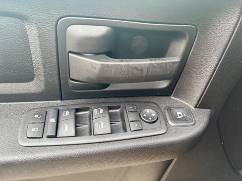 Used 2024 RAM 3500 Tradesman w/ Chrome Appearance Group image 12