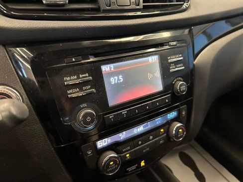 Used 2017 Nissan Rogue Sport SV AWD/4WD image 13