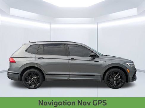 Used 2023 Volkswagen Tiguan SE R-Line FWD image 8