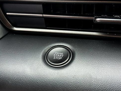 Used 2025 Hyundai Elantra Sport FWD image 18