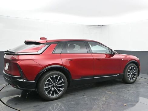 New 2025 Cadillac Lyriq Sport image 10
