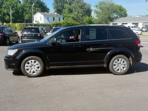 Used 2017 Dodge Journey SE FWD image 2