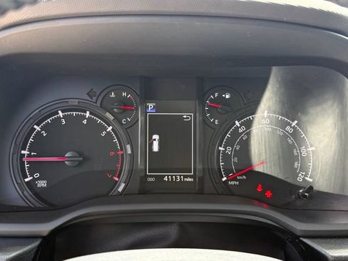 Used 2023 Toyota 4Runner SR5 Premium w/ Moonroof Package RWD image 19