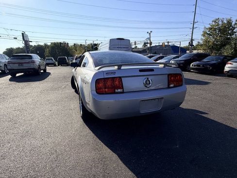 Used 2007 Ford Mustang Coupe RWD image 9
