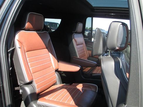 Used 2024 GMC Yukon XL Denali Ultimate AWD/4WD image 27