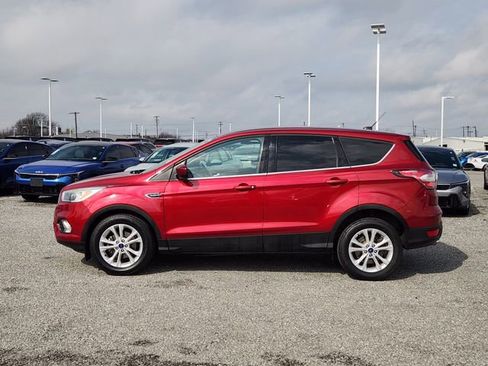 Used 2017 Ford Escape SE image 4