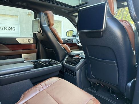 Used 2023 Lincoln Navigator L Reserve image 27