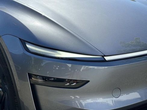 Used 2026 Tesla Model Y Long Range AWD/4WD image 7