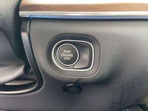 Used 2025 Mercedes-Benz GLS 580 4MATIC image 16