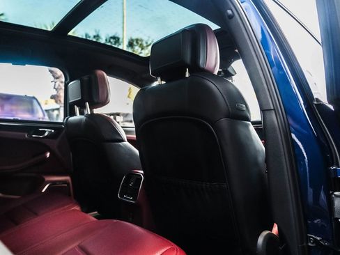 Used 2022 Porsche Macan GTS AWD/4WD image 33