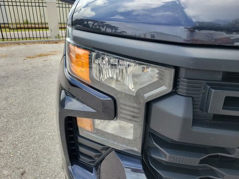 Used 2023 Chevrolet Silverado 1500 Custom AWD/4WD image 9
