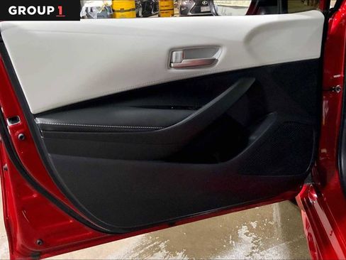 Used 2025 Toyota Corolla SE image 21