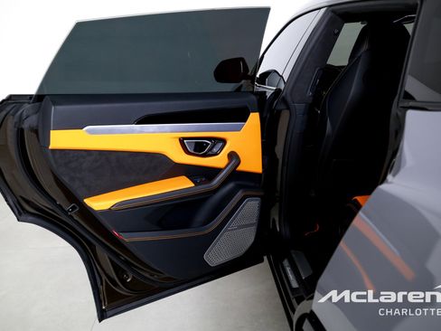 Used 2019 Lamborghini Urus image 16