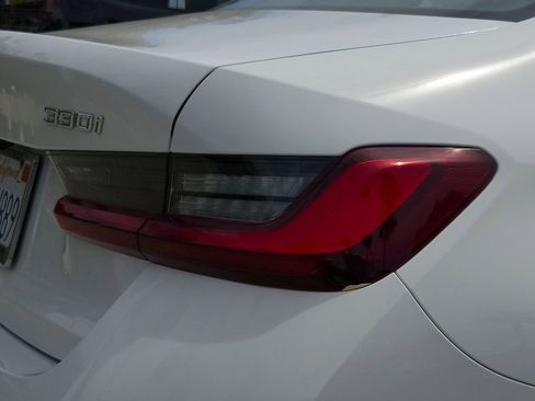 Used 2025 BMW 330i Sedan w/ Convenience Package RWD image 5