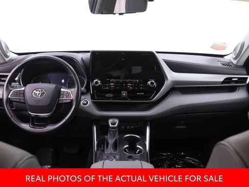 Certified 2021 Toyota Highlander Platinum AWD/4WD image 5