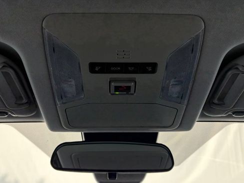 Used 2024 Toyota RAV4 XLE FWD image 40