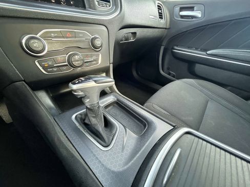Used 2016 Dodge Charger SXT RWD image 31