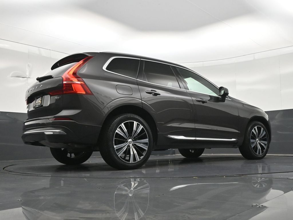 Certified 2023 Volvo XC60 B5 Plus AWD/4WD image 28